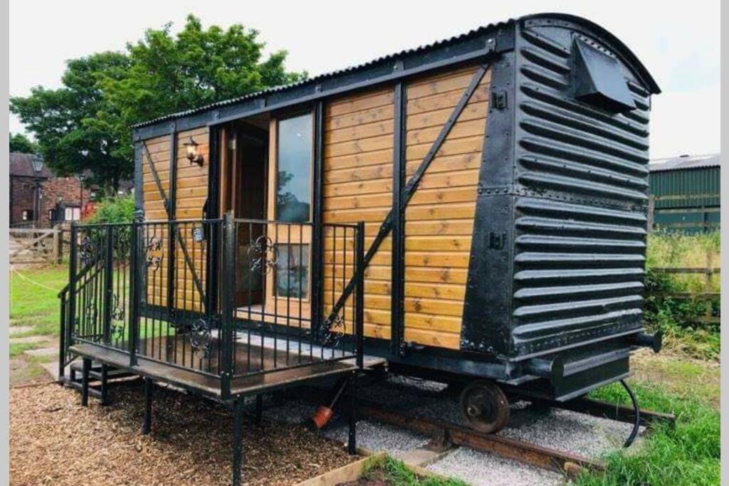 Malthouse Farm Cottage Carriage Dilhorne エクステリア 写真