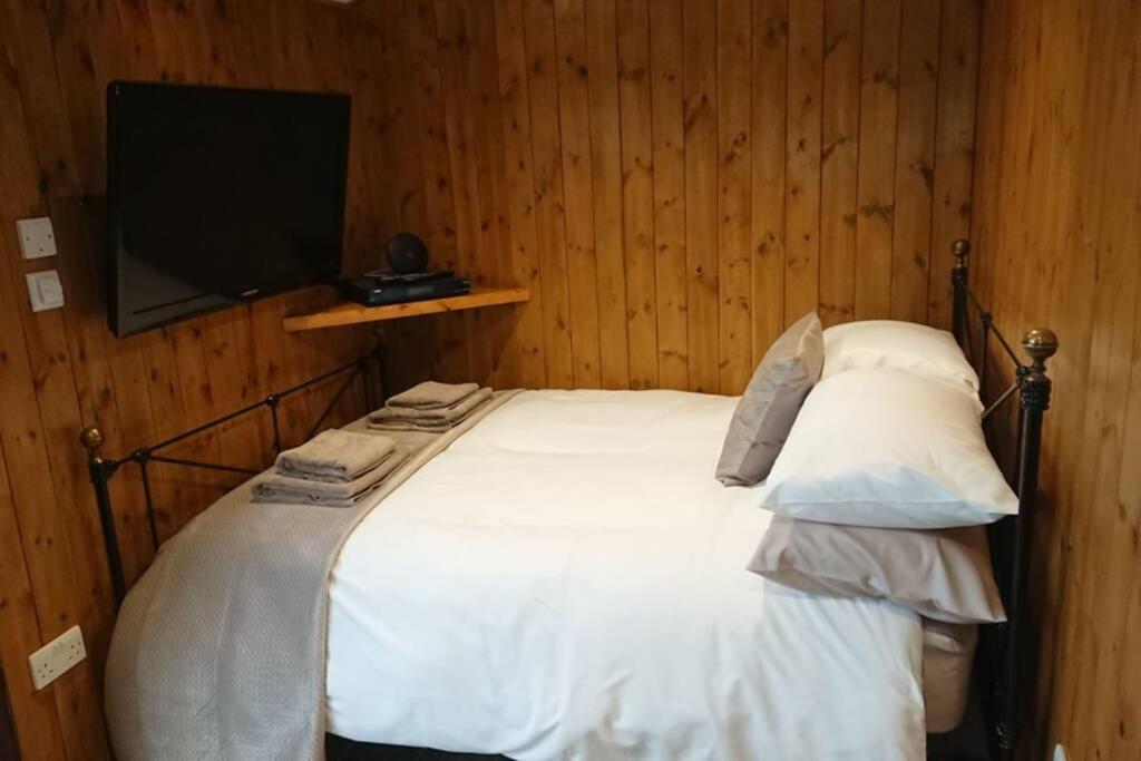 Malthouse Farm Cottage Carriage Dilhorne エクステリア 写真